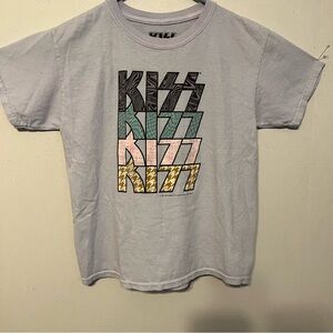 KIZZ graphic gray lavender t-shirt, size junior medium ,100% cotton.